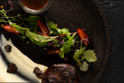 ستيك بصلصة الترافل وديمي غلاس